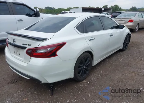 2018 Nissan Altima 2.5 Sr z USA, uszkodzony, nr VIN 1N4AL3AP3JC294525